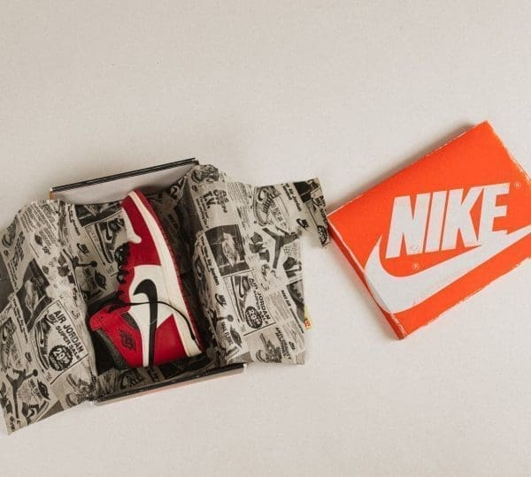 Air Jordan 1 High Chicago Lost And Found (Reimagined) - Image 9