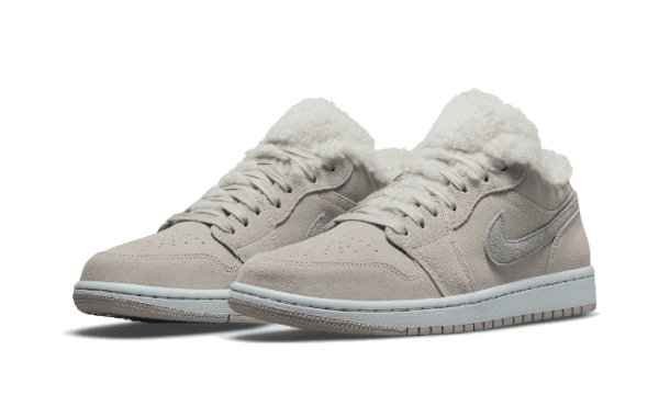 Air Jordan 1 Low SE Sherpa Fleece - Image 2
