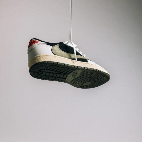 Air Jordan 1 Retro Low OG SP Travis Scott Olive - immagine 5