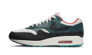 Air Max 1 Liverpool Lebron James