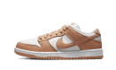 SB Dunk Low Light Cognac