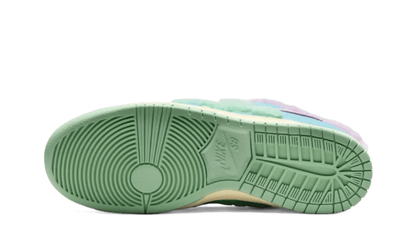 SB Dunk Low Verdy Visty  - Image 3