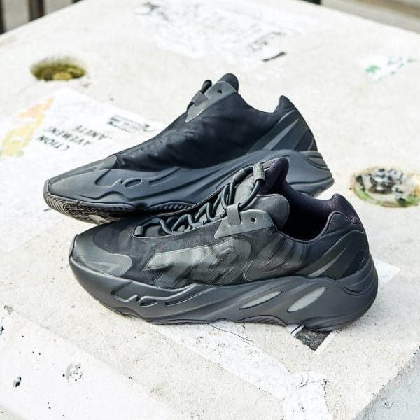 Yeezy 700 MNVN Triple Black - Image 6