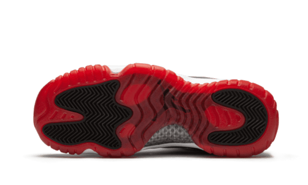 Air Jordan 11 Low White Bred - Image 4