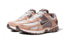 Zoom Vomero 5 Dusted Clay