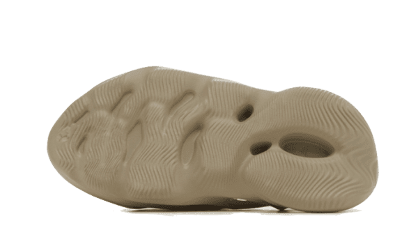 Yeezy Foam RNNR Stone Salt - Imagen 4
