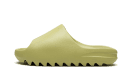 Yeezy Slide in resina (primo rilascio)