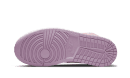 Air Jordan 1 Mediados de San Valentín (2022)