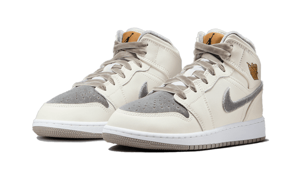 Air Jordan 1 Mid Velvet Toe - Image 2