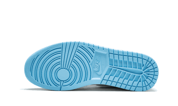 Air Jordan 1 Retro High UNC Patent - Image 4