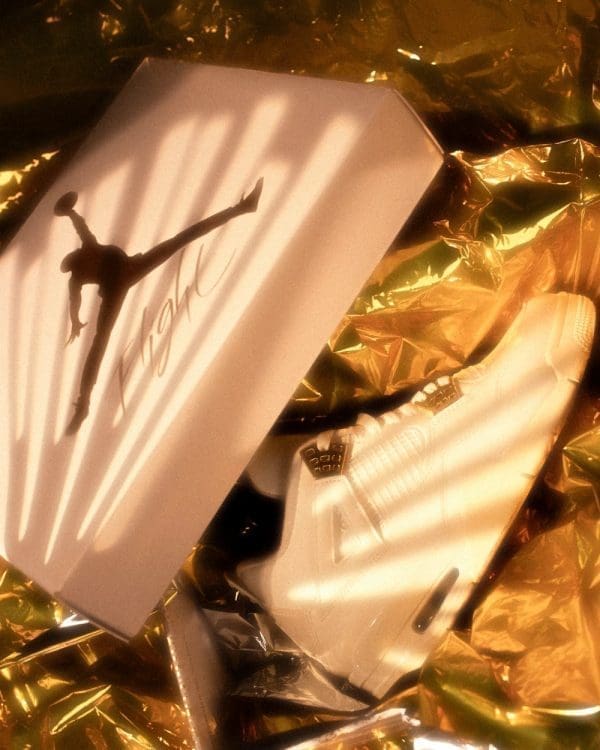 Air Jordan 4 Sail Metallic Gold - Image 6