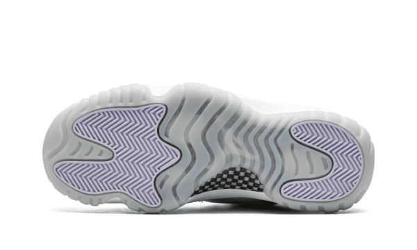 Air Jordan 11 Retro Low Pure Violet – Image 4