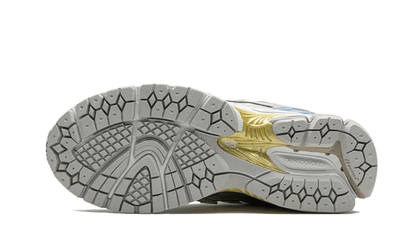 1906R Kith White Blue - Image 4