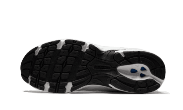 530 White Black Details - Image 4