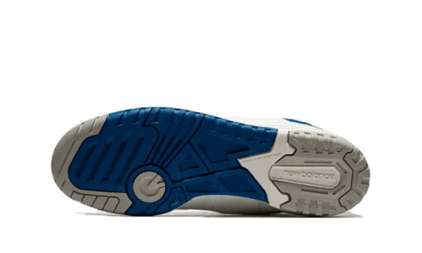 550 White Blue Groove - Image 3