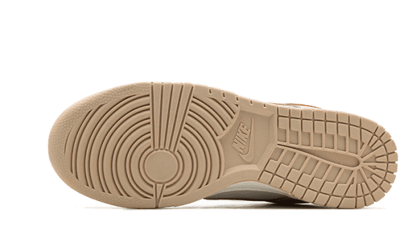 Dunk Low Phantom Metallic Gold - immagine 4