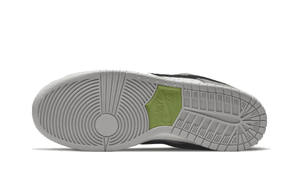 SB Dunk Low Chlorophyll - Image 3