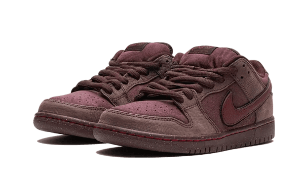 SB Dunk Low City Of Love Burgundy Crush - Image 2
