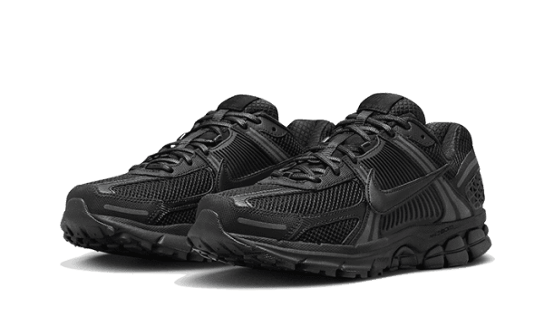 Vomero 5 Triple Black - immagine 2