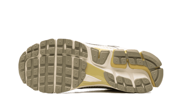 Zoom Vomero 5 Light Bone Medium Olive - Image 4