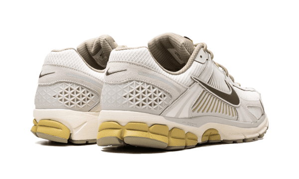 Zoom Vomero 5 Light Bone Medium Olive - Image 3