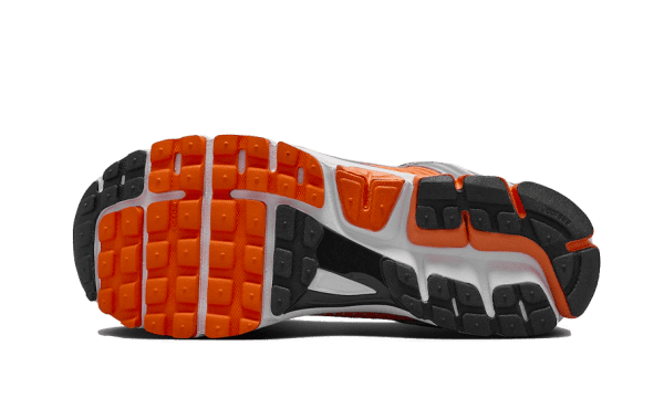 Zoom Vomero 5 Platinum Tint Safety Orange - Image 3