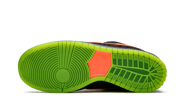 SB Dunk Low "Night of Mischief" - Image 4