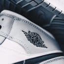 Air Jordan 1 Grigio fumo medio chiaro