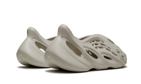 Yeezy Foam RNNR Sand - immagine 3