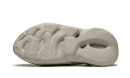 Yeezy Schiuma RNNR Sabbia