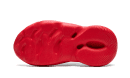 Yeezy Schiuma RNNR Vermiglio