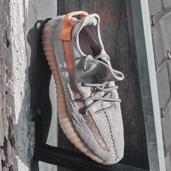 Yeezy Boost 350 V2 True Form - immagine 5