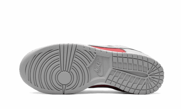 Dunk Low Reverse Ultraman - Image 4