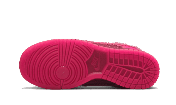 Dunk Low Valentines Day (2022) - Image 3