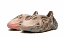 Yeezy Schiuma RNNR MX Sabbia Grigio