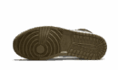 Air Jordan 1 Mid SE Oliva claro