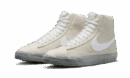 Blazer Mid '77 EMB Summit White