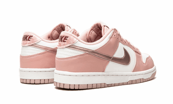 Dunk Low Pink Velvet - Image 3