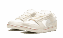 SB Dunk Low City Of Love Hueso claro