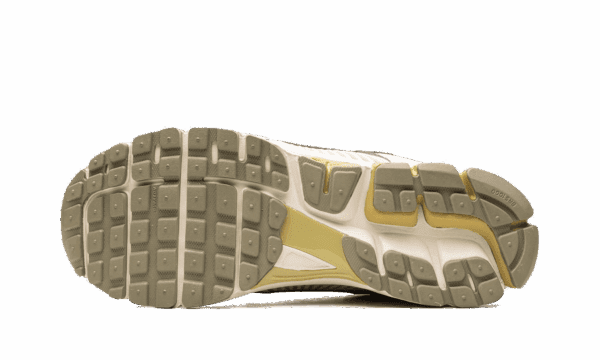 Zoom Vomero 5 Light Bone Medium Olive – Image 4