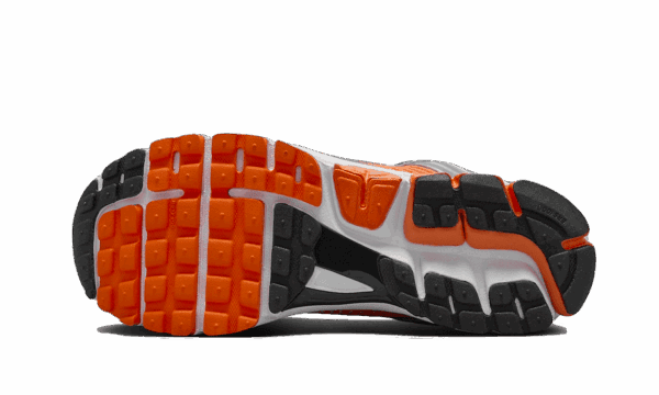 Zoom Vomero 5 Platinum Tint Safety Orange - immagine 3