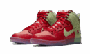 SB Dunk High Pro QS Tosse alla Fragola