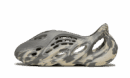 Yeezy Schiuma RNNR MXT Grigio Luna