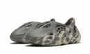 Yeezy Schiuma RNNR MXT Grigio Luna