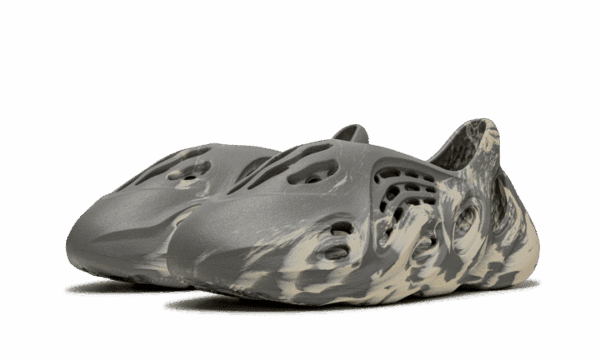 Yeezy Foam RNNR MXT Moon Gray - immagine 2