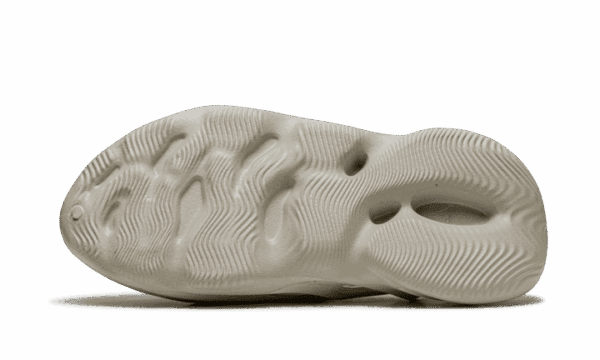 Yeezy Foam RNNR Sand – Image 4