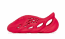 Yeezy Schiuma RNNR Vermiglio