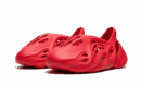 Yeezy Schiuma RNNR Vermiglio