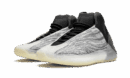 Yeezy QNTM (Modelo de estilo de vida)